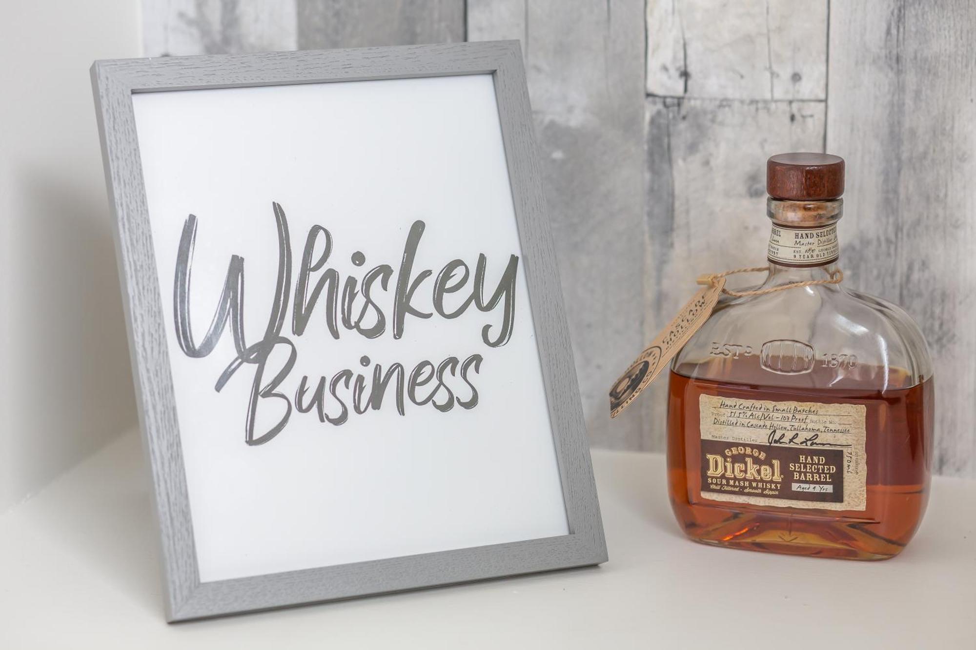 Whiskey House With Rooftop Golf, City Views! 8Min To Downtown! Sleeps 9! Nashville Ngoại thất bức ảnh